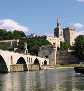 Brücke Pont St. Benezet und Papstpalast © illustrez-vous - Fotolia