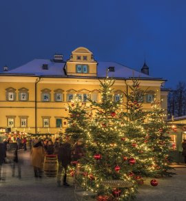 Weihnachtsmarkt am Schloss Hellbrunn © pwmotion - stock.adobe.com