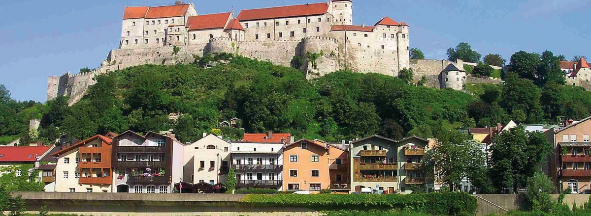 Blick auf Burghausen © Burghauser Touristik GmbH/Sebastian Werba