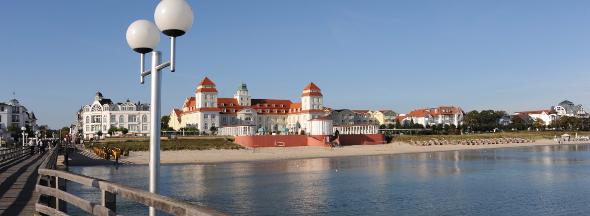 Kurhaus und Seebrücke Binz © nmann77-fotolia.com