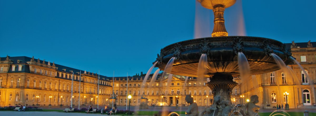 Brunnen vor dem Neuen Schloss in Stuttgart &copy; clearlens - shutterstock.com