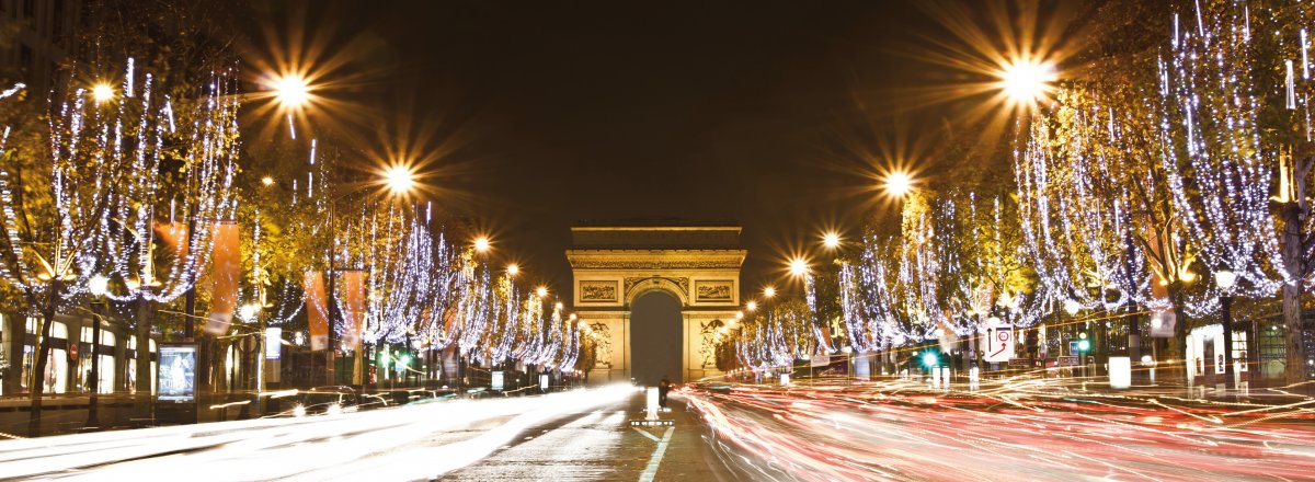 Champs Elysees in Paris zur Weihnachtszeit © Mosah - fotolia.com