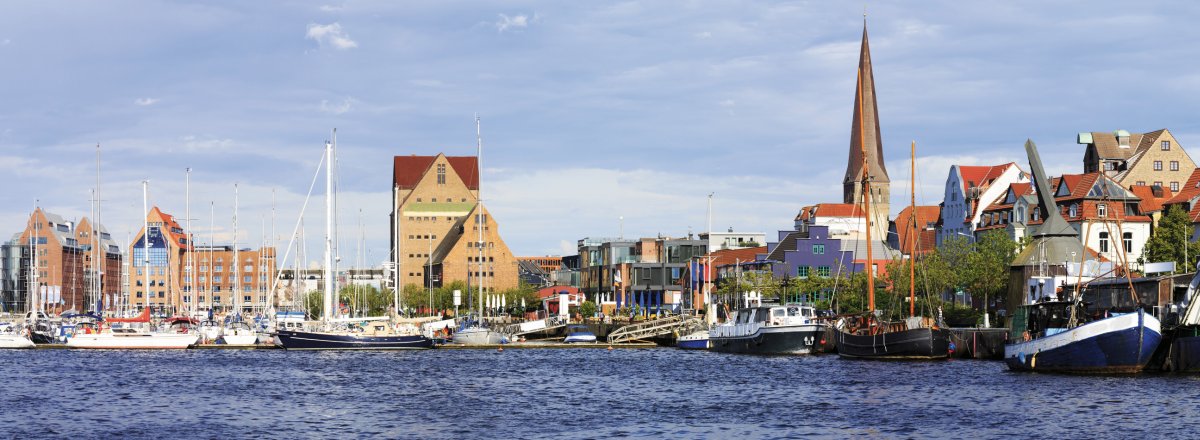 Rostock Hafenpanorama © Heinz Waldukat-fotolia.com