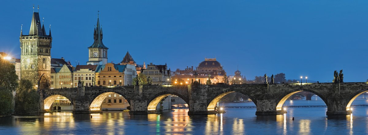 Karlsbrücke in Prag © Mikhail Markovskiy-fotolia.com
