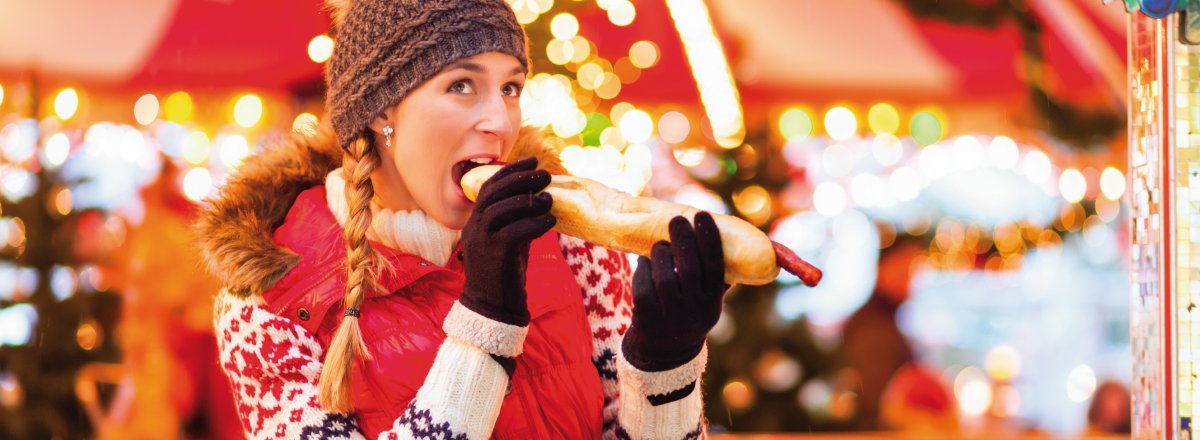 Auf dem Weihnachtsmarkt &copy; Kzenon-stock.adobe.com