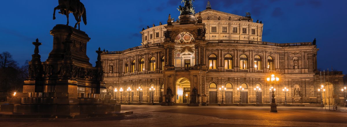 Semperoper bei Nacht © mije shots-fotolia.com