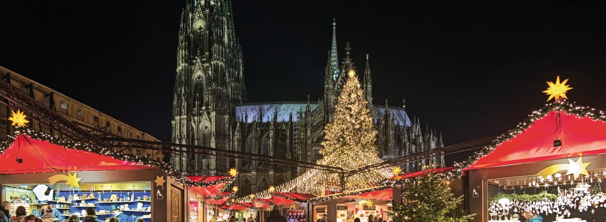 Weihnachtsmarkt am Kölner Dom © Mikhail Markovskiy - stock.adobe.com