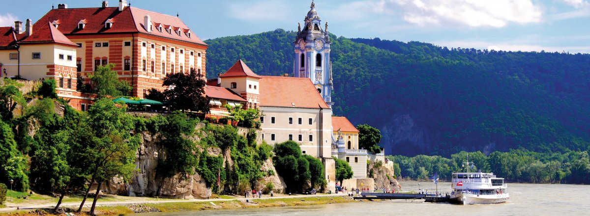 Donau und Kloster Dürnstein &copy; Jenifoto-stock.adobe.com