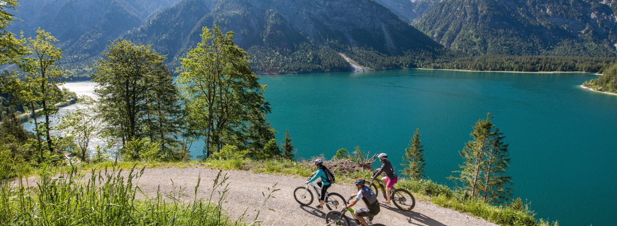 Radfahren im Naturpark Reutte © Naturparkregion Reutte/ Fotostudio René