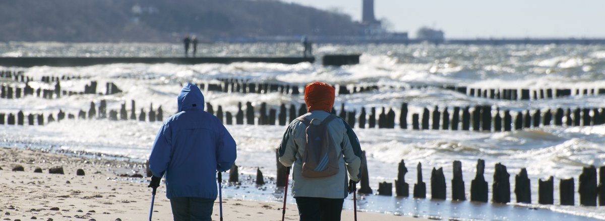Nordic Walking am Kolberger Strand © marsad - stock.adobe.com