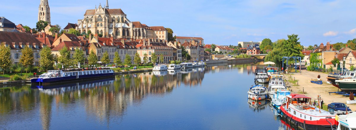 Blick auf Auxerre © aterrom - stock.adobe.com