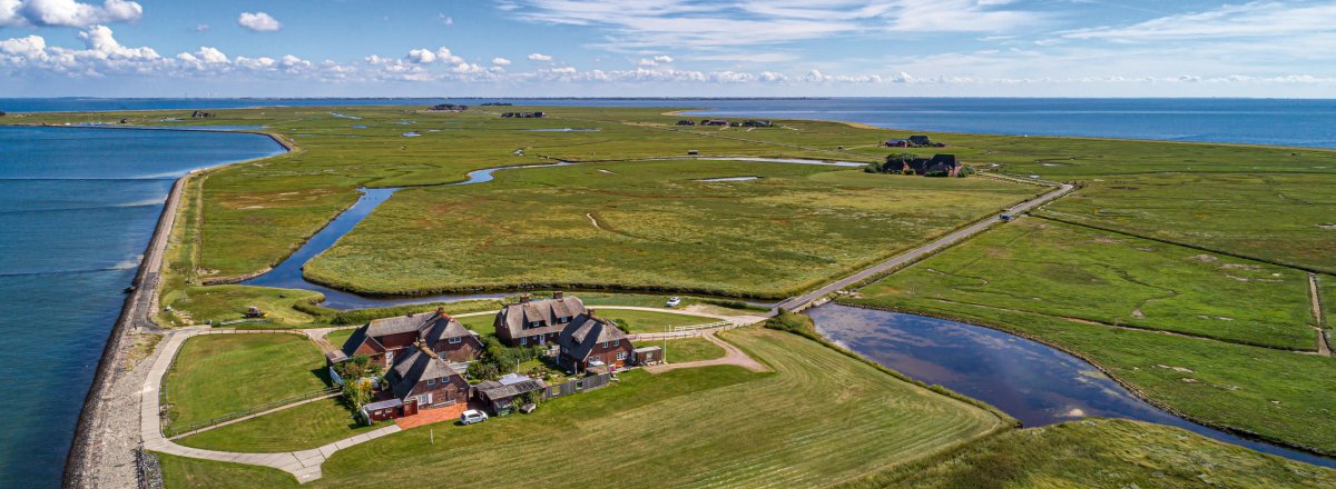 Hallig Hooge Luftbild  © Luftbildwerk - stock.adobe.com