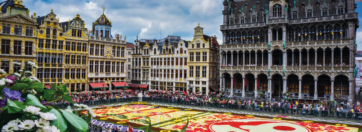 Blumenteppich auf dem Grand Place in Brüssel © Lionel Taieb-fotolia.com