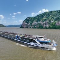 &copy; VIVA Cruises