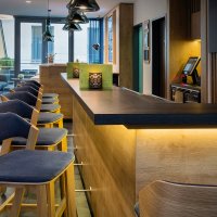 &copy; Holiday Inn Express