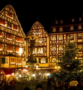 Weihnachtsmarkt in Bernkastel Kues &copy; Comofoto - stock.adobe.com