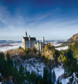 Winterliches Schloss Neuschwanstein, Füssen &copy; pixabay.com/USA-Reiseblogger