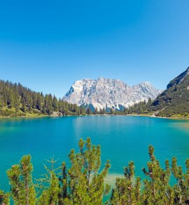 Seebensee mit  Zugspitze &copy; Aquarius - stock.adobe.com
